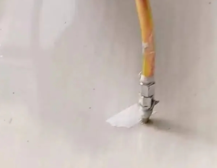 麻章瓷砖空鼓维修公司专业解答在瓷砖铺贴过程中，如果使用的砂料过粗（如全部使用了粗砂），可能会导致以下问题